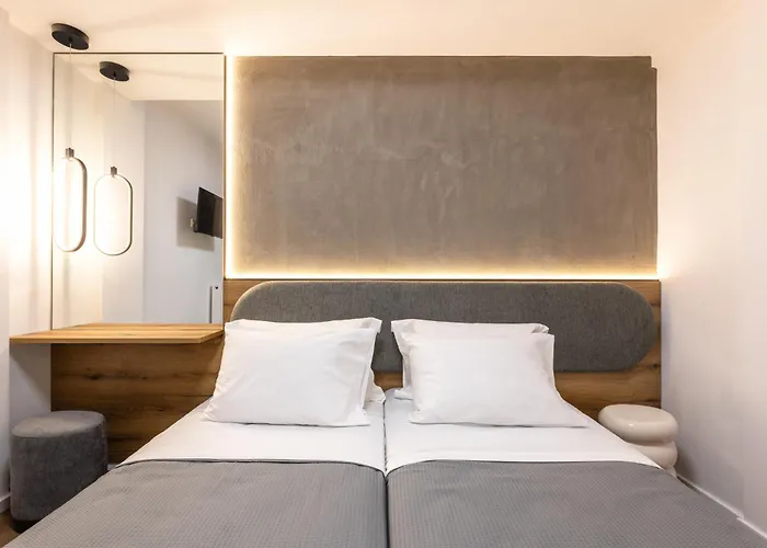 The Five Star Apartment